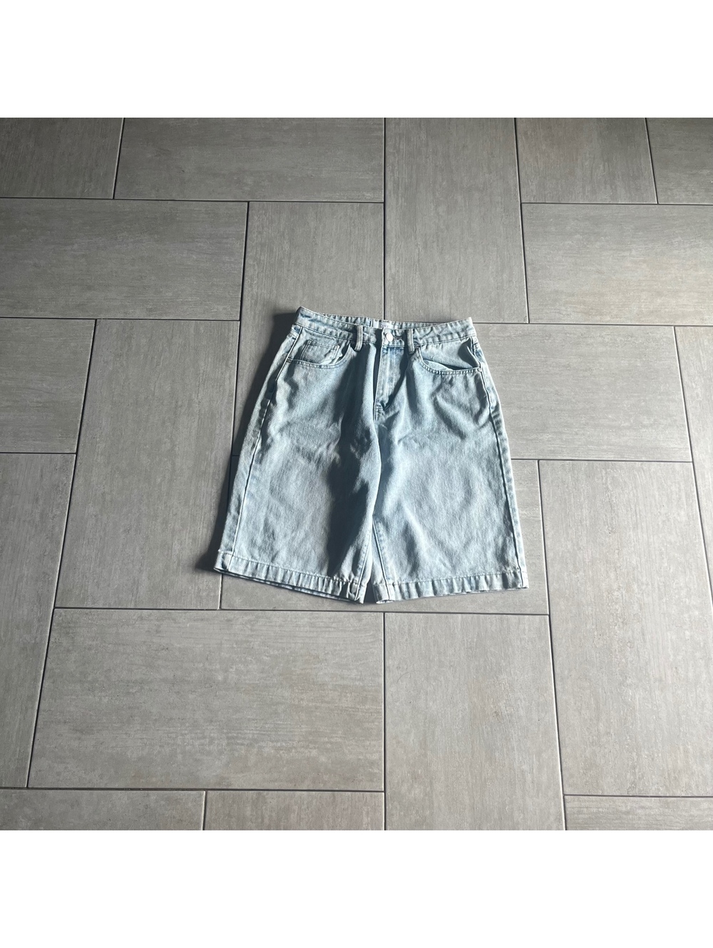 Rise Supply Co Light Wash Denim Shorts Size Nine Casual Fit